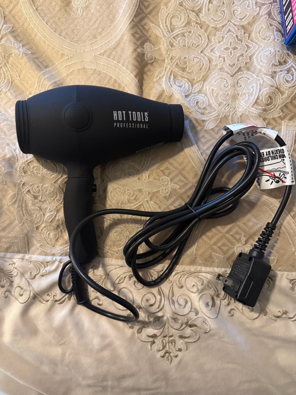 Hot Tools Professional 2100 Black Hair Dryer - Ions - Picture 3 of 4